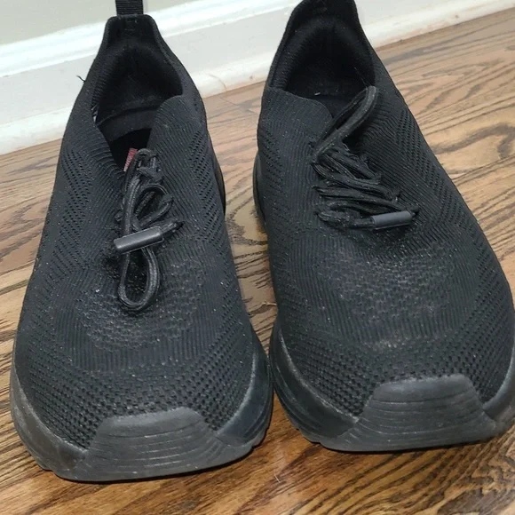 Skechers Men's Black Slip-On Sneakers Size 9.5 - Picture 3 of 7